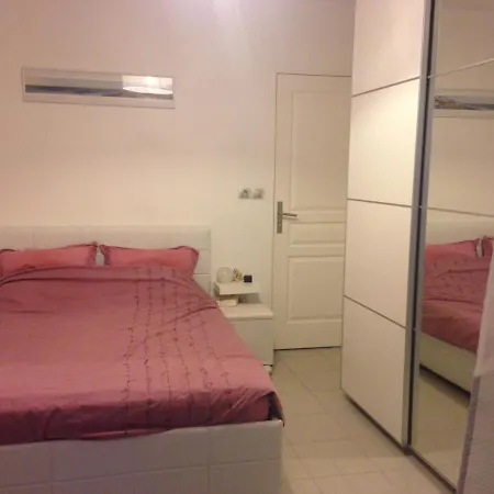 Maria Yourhosthelper Apartment *
